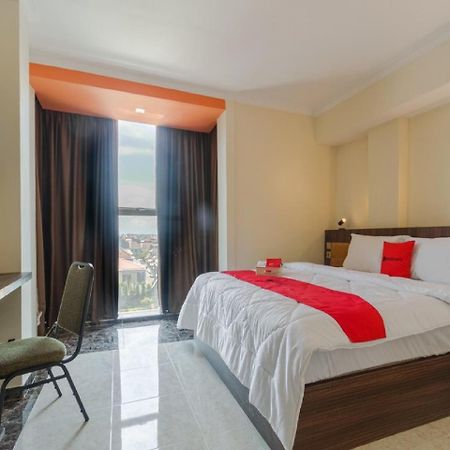 Reddoorz Plus @ Boulevard Panakkukang Makassar Eksteriør bilde