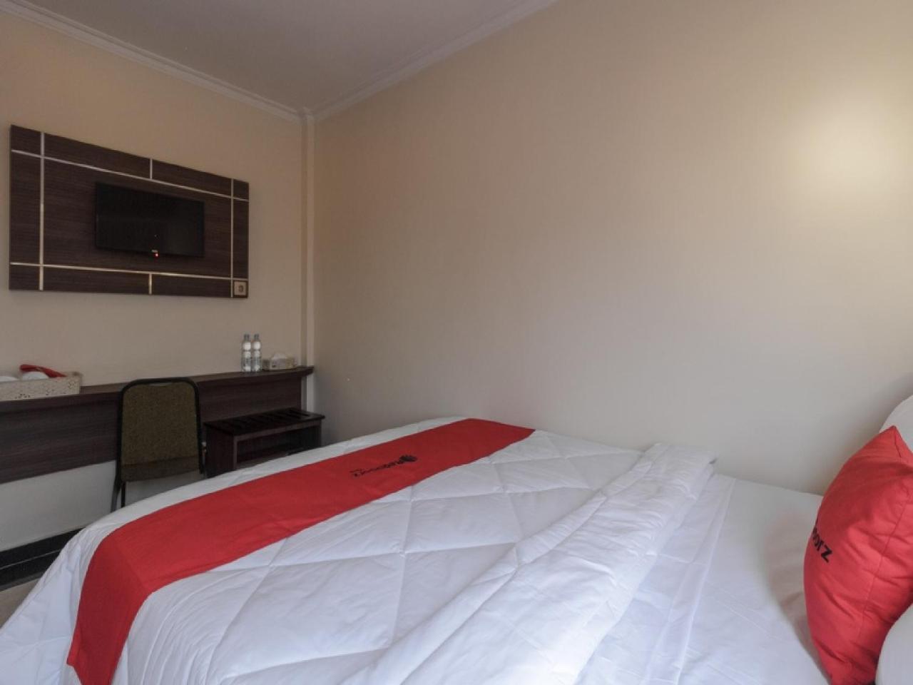 Reddoorz Plus @ Boulevard Panakkukang Makassar Eksteriør bilde