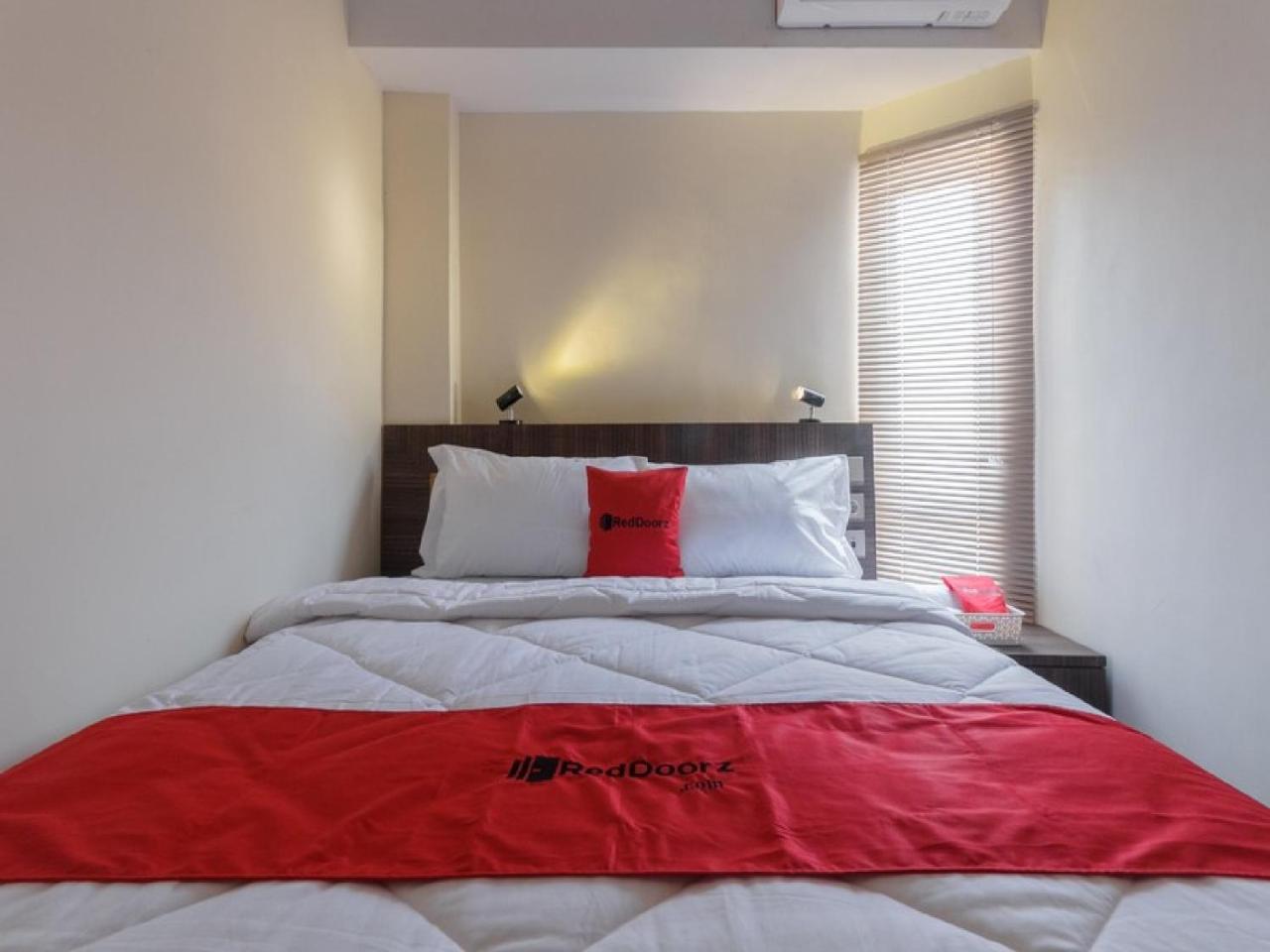 Reddoorz Plus @ Boulevard Panakkukang Makassar Eksteriør bilde