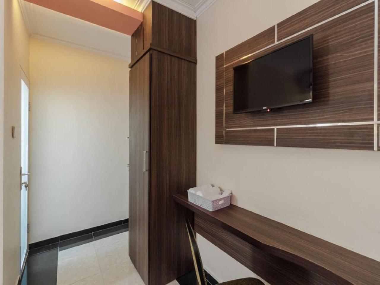 Reddoorz Plus @ Boulevard Panakkukang Makassar Eksteriør bilde