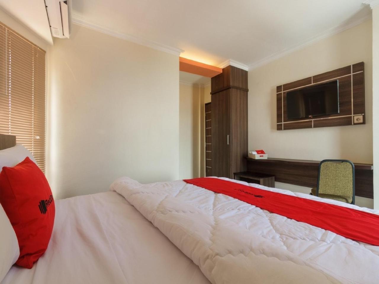 Reddoorz Plus @ Boulevard Panakkukang Makassar Eksteriør bilde